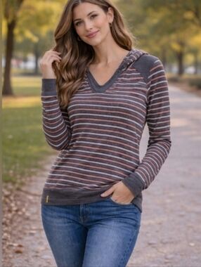Women’s Lole Striped Hoodie Size S/M Lightweight Pullover Casual Top Size M